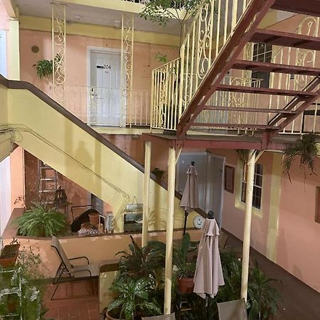 Midtown Guest House Carlota Amalia Exterior foto