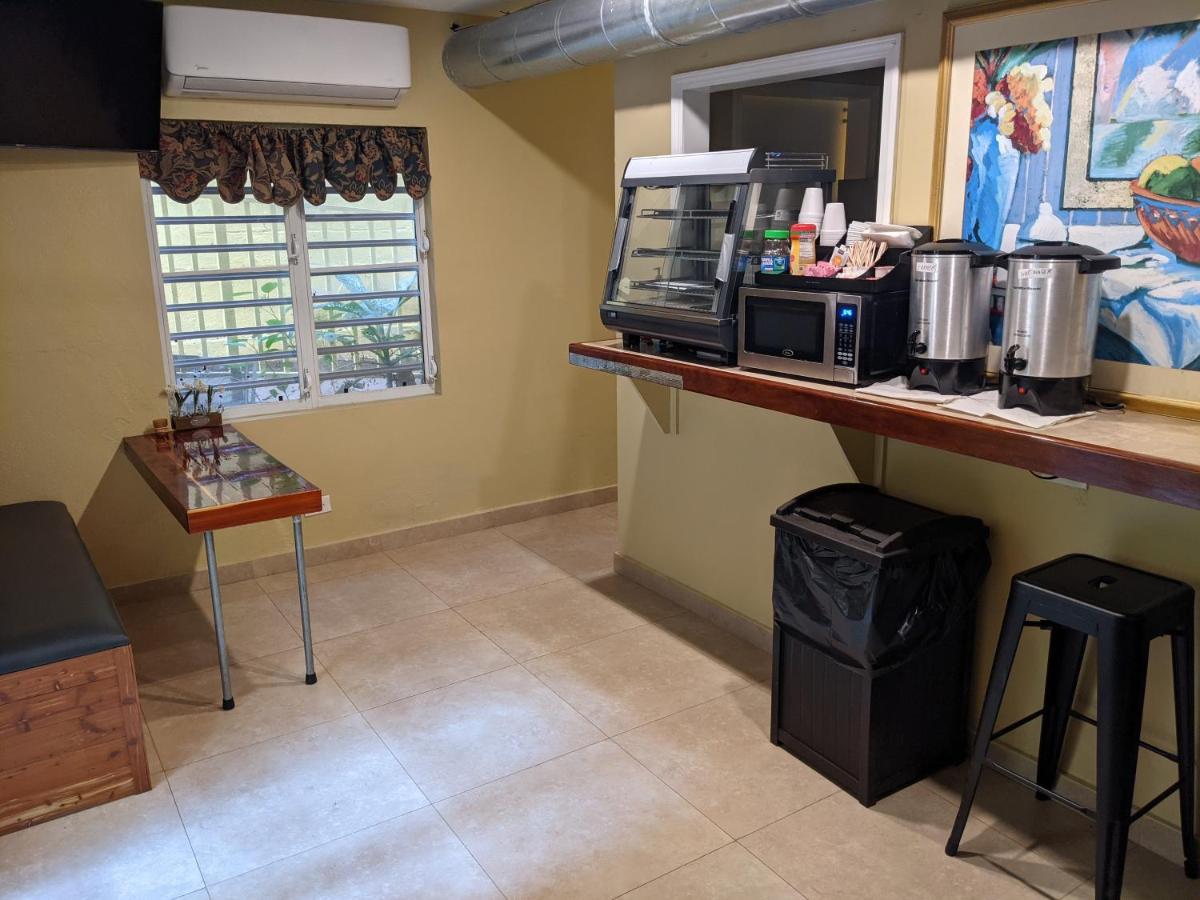 Midtown Guest House Carlota Amalia Exterior foto