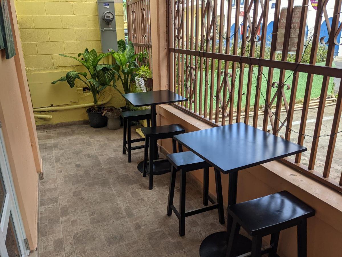 Midtown Guest House Carlota Amalia Exterior foto