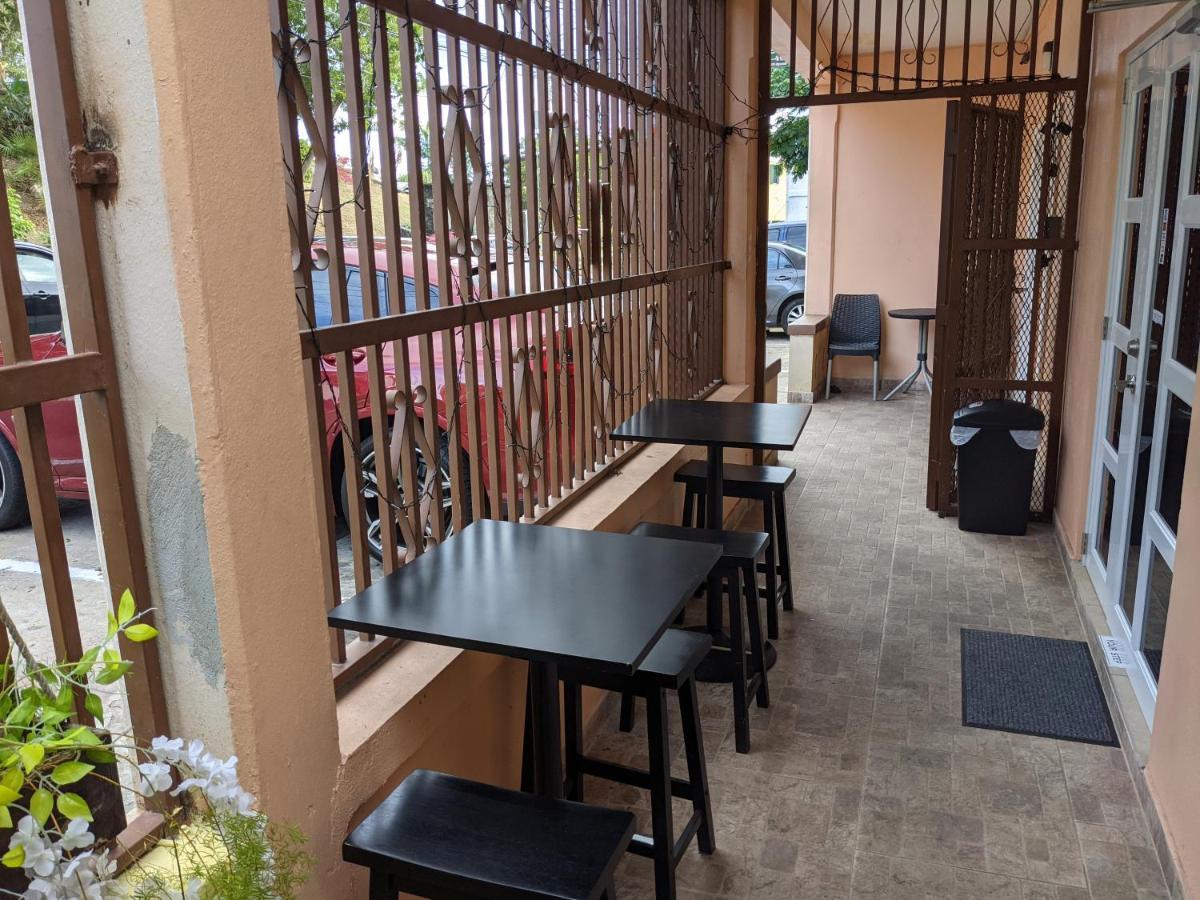 Midtown Guest House Carlota Amalia Exterior foto
