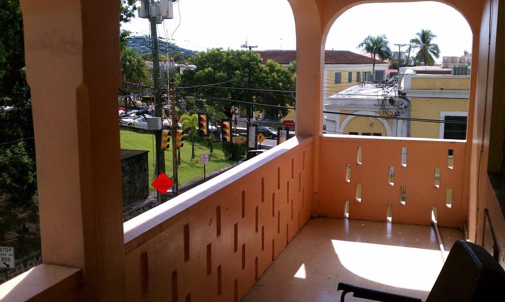 Midtown Guest House Carlota Amalia Exterior foto