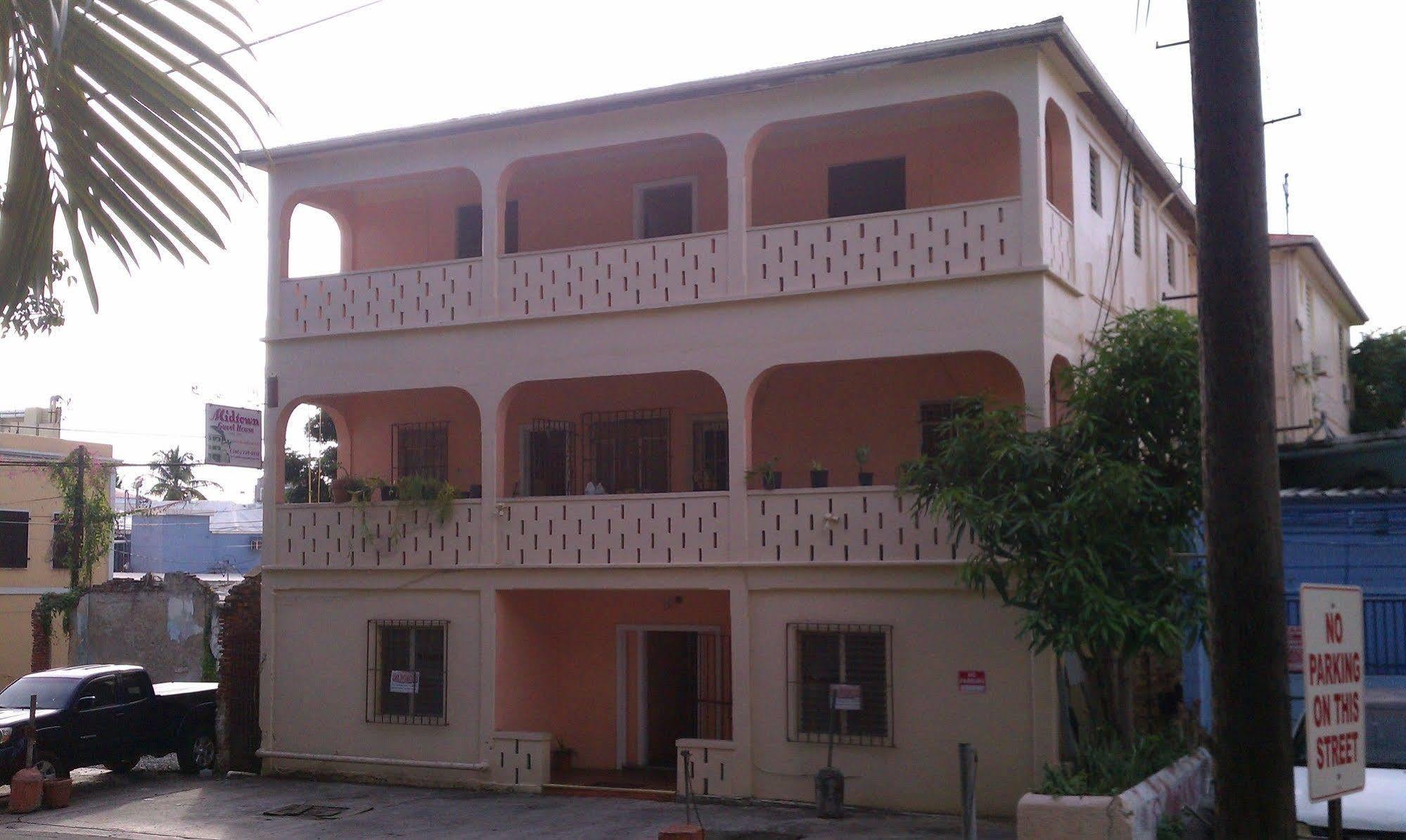 Midtown Guest House Carlota Amalia Exterior foto