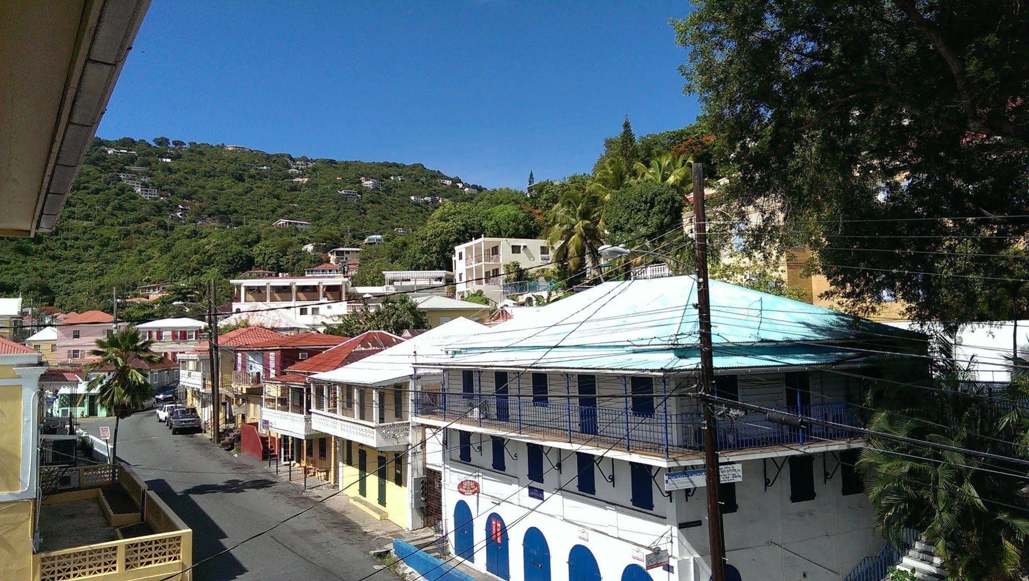 Midtown Guest House Carlota Amalia Exterior foto