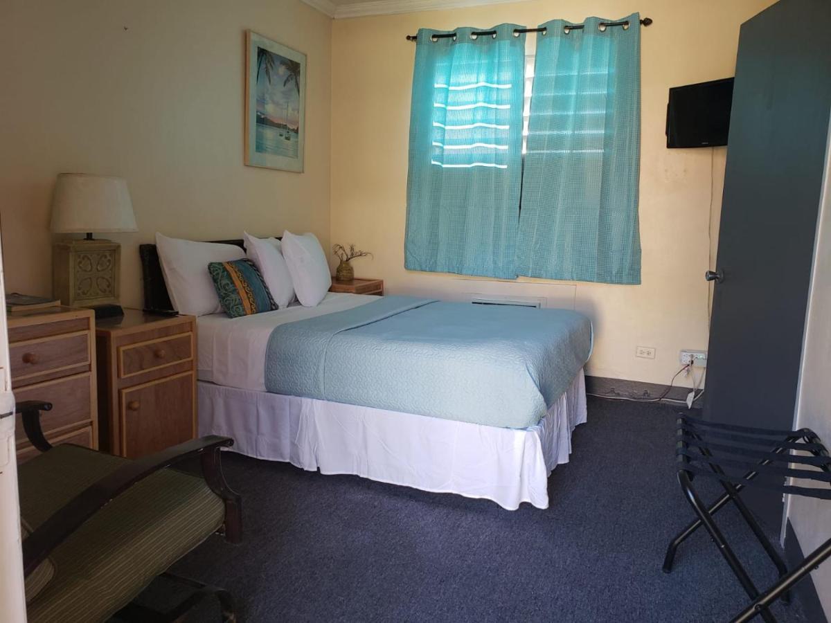 Midtown Guest House Carlota Amalia Exterior foto