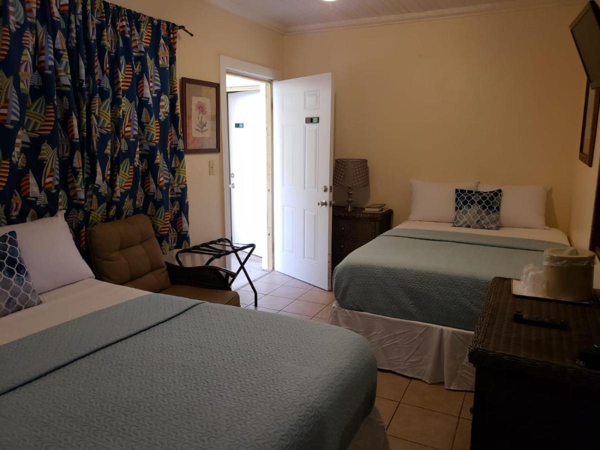 Midtown Guest House Carlota Amalia Exterior foto